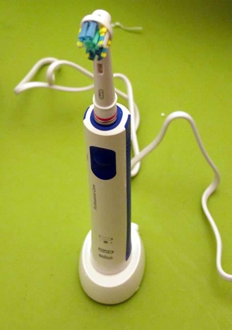 brosse à dent électrique oral B professionel Care 500