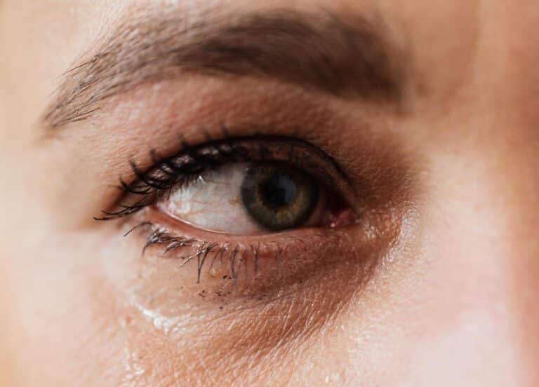 Quelles sont les principales causes des yeux rouges ?