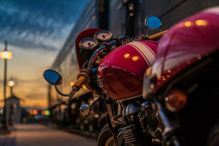 Doit-on laisser les ados rouler en deux roues ?