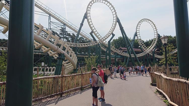 Efteling-parc-pays-bas-10 : PYTHON MONTAGNE RUSSE EN ACIER