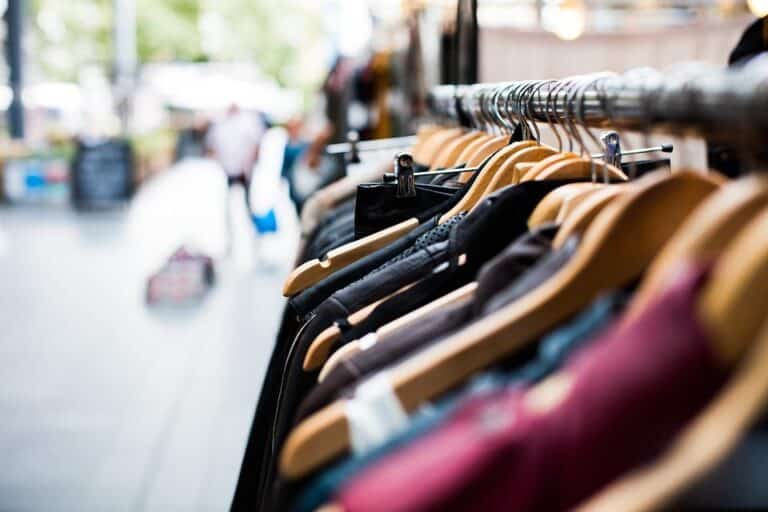 S&rsquo;habiller en occasion, pourquoi pas, il n&rsquo;y a pas de petites économies