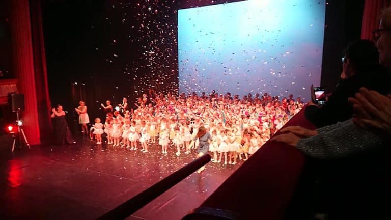 Etre parent bénévole au spectacle de dans de ma fille, ça n'a pas de prix
