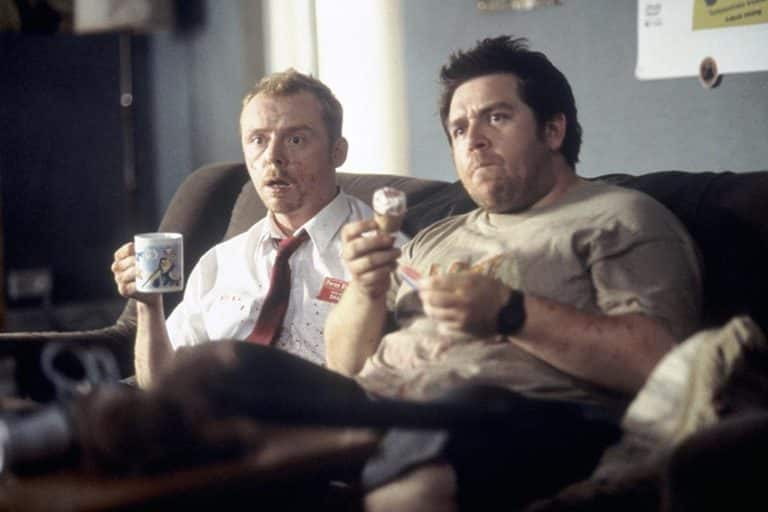 Simon Pegg et Nick Frost du célèbre film Shaun of the dead incitent les gens à rester chez soi pendant le confinement