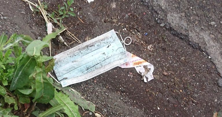 Respectons l&rsquo;environnement, jetez vos masques de protection à la poubelle !