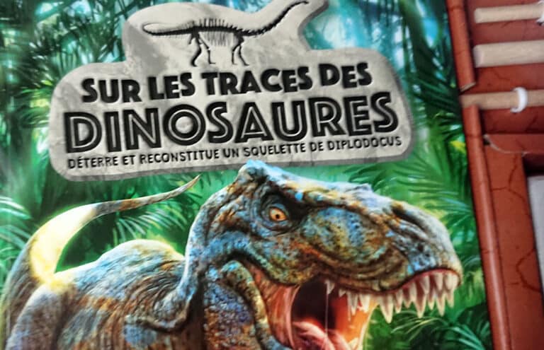 Sur la route des dinosaures aux éditions Larousse