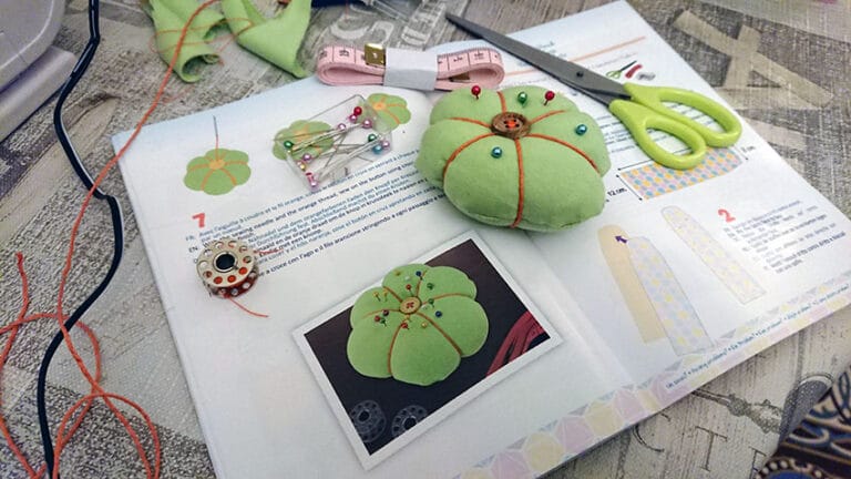 DIY : le coussin à aiguilles avec la machine à coudre Studio couture de Buki