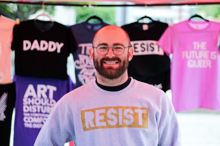 Idée cadeau fête des pères : personnaliser un t-shirt