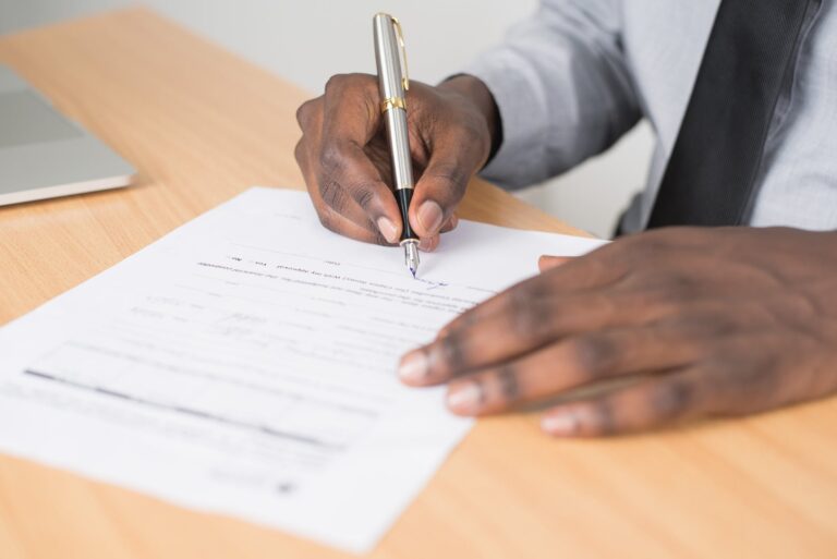 Acte de naissance, filiation, déclaration… tout savoir sur la reconnaissance de l’enfant pour un couple non marié
