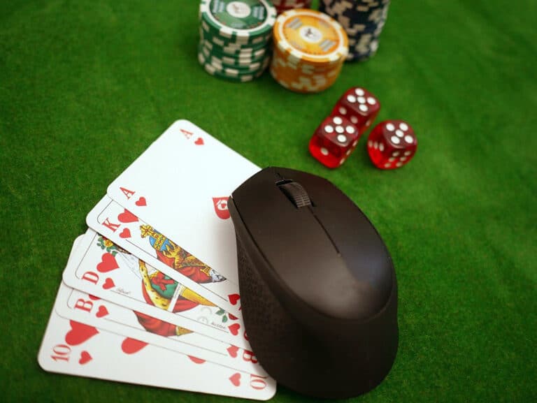 COVID 19 : le poker en ligne rafle la mise en 2020 !