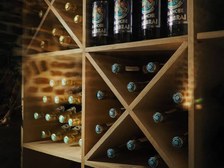 Comment se constituer son cellier à vins ?