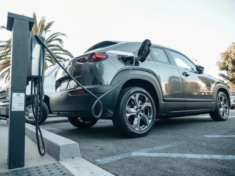 conseils pour partir en vacances avec une voiture électrique