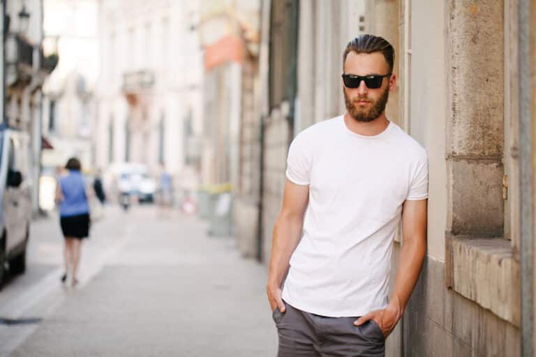 Le secret d'un T-shirt bien ajusté 5 astuces pour un look impeccable
