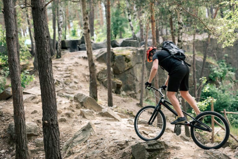 VTT à Auris en Oisans : les meilleurs itinéraires pour une aventure inoubliable