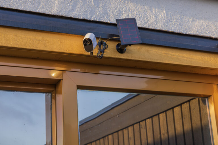 Caméra de surveillance solaire : pourquoi elle transforme la sécurité de la maison